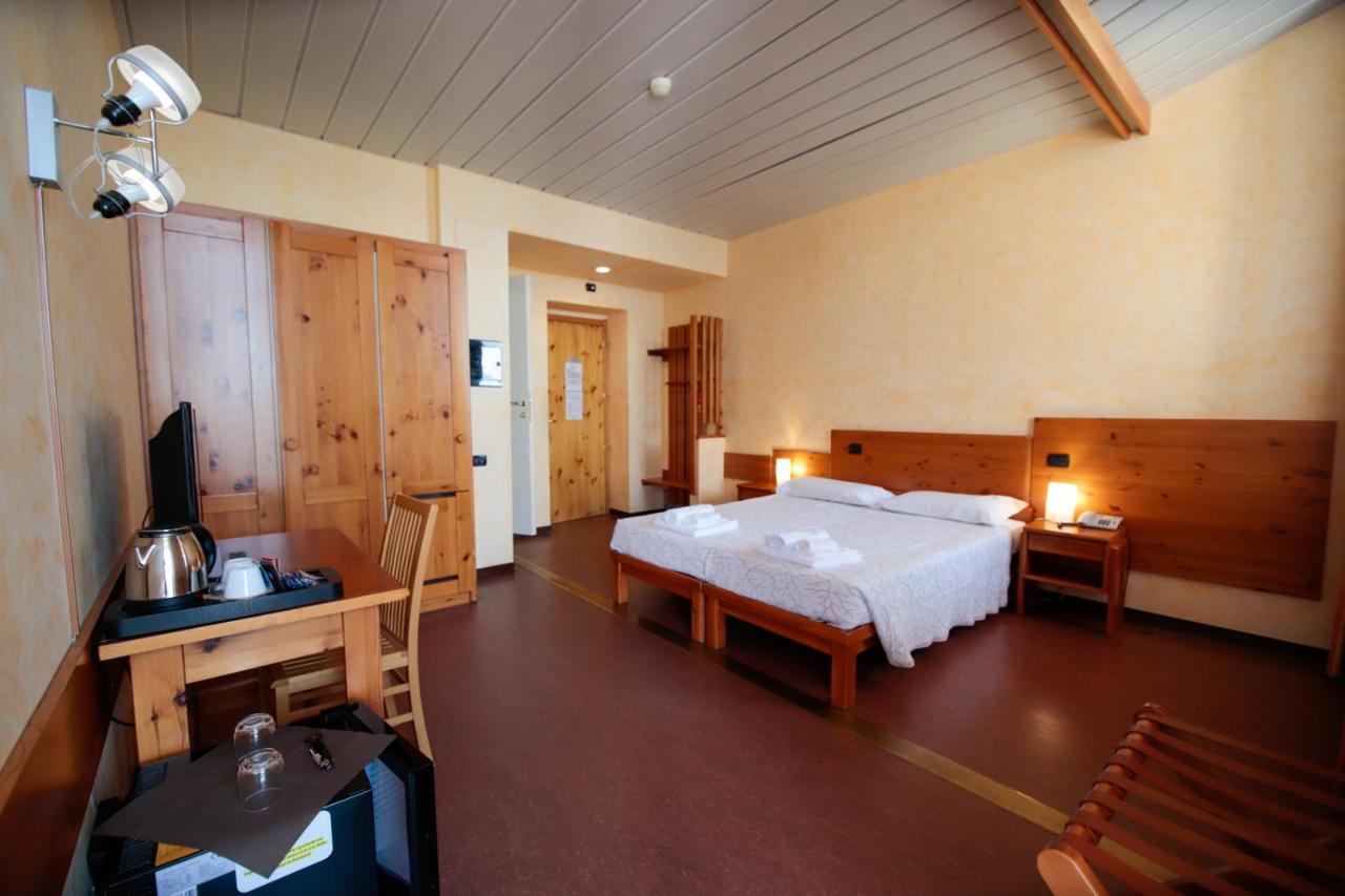 Pracatinat Hotel & Restaurant Fenestrelle Dış mekan fotoğraf