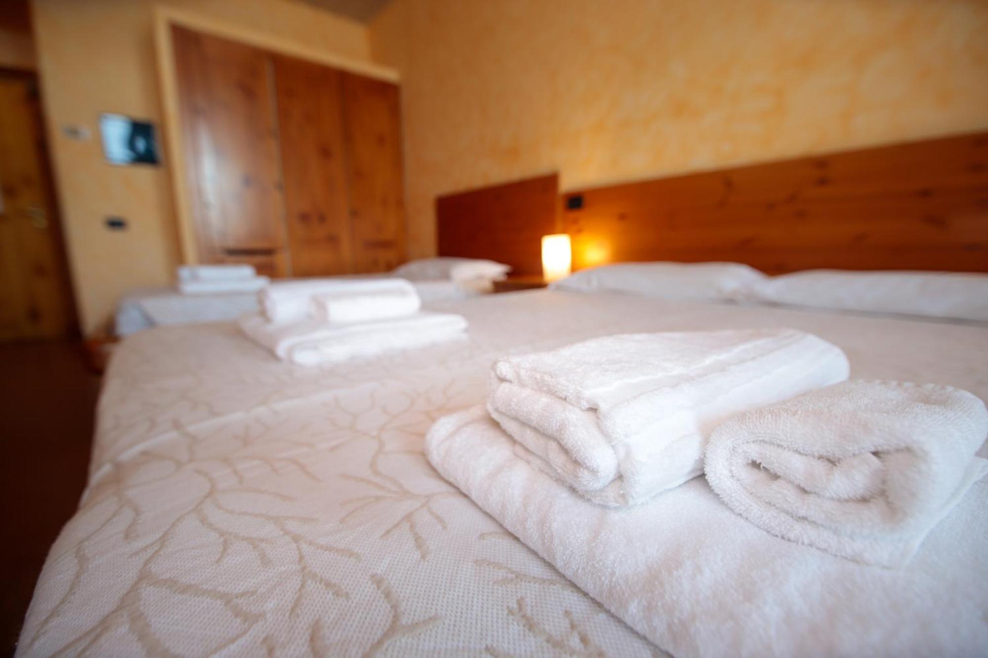 Pracatinat Hotel & Restaurant Fenestrelle Dış mekan fotoğraf