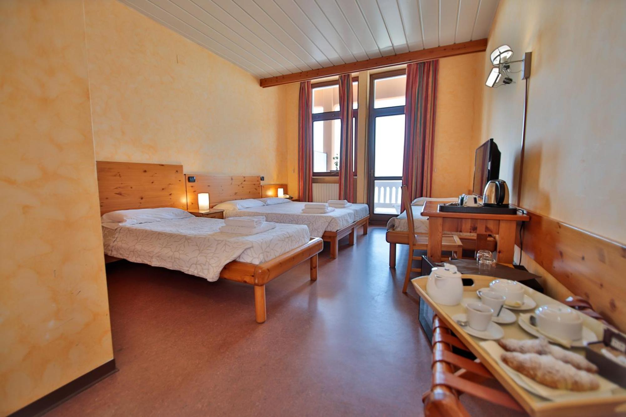 Pracatinat Hotel & Restaurant Fenestrelle Dış mekan fotoğraf