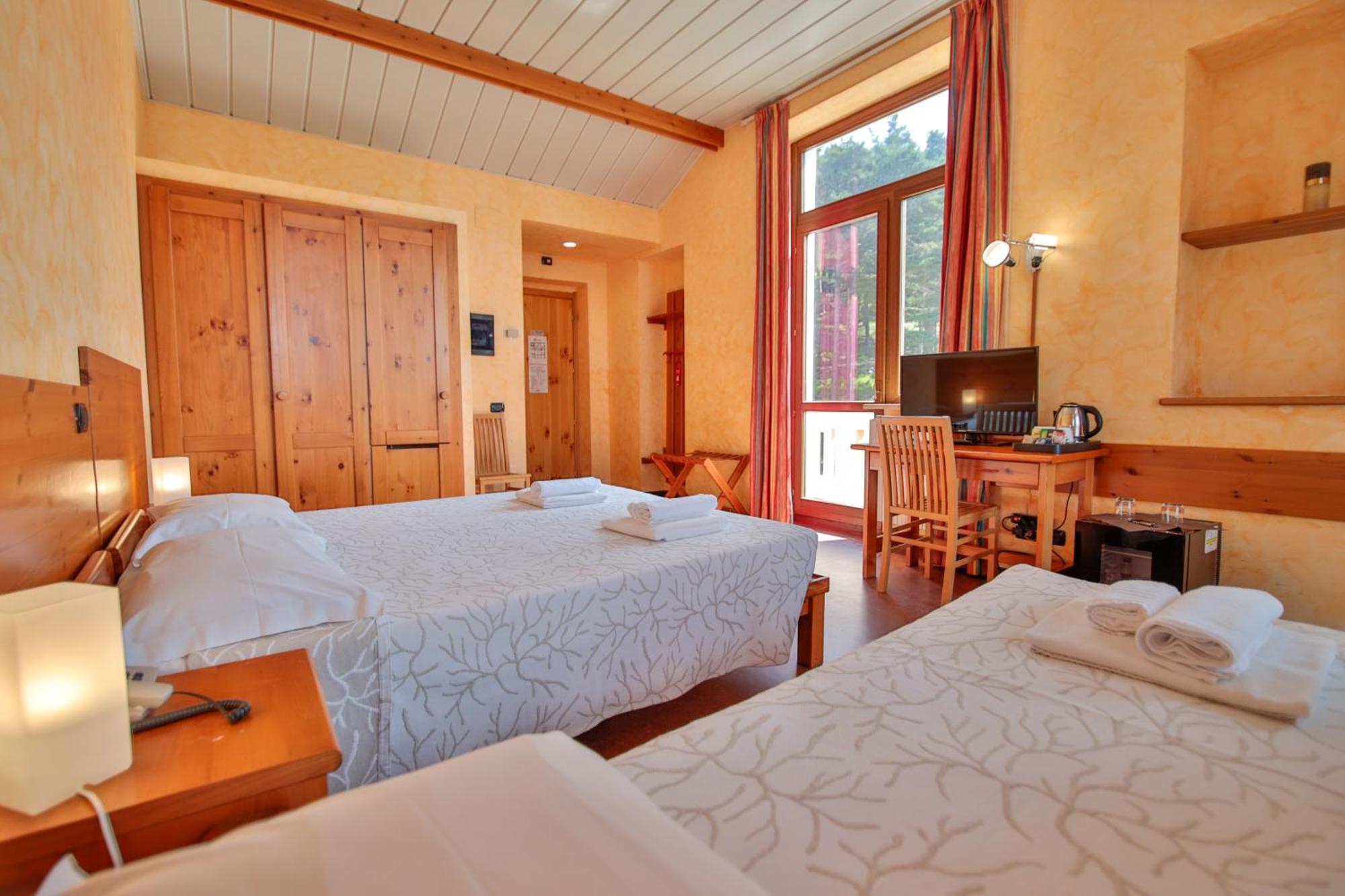 Pracatinat Hotel & Restaurant Fenestrelle Dış mekan fotoğraf