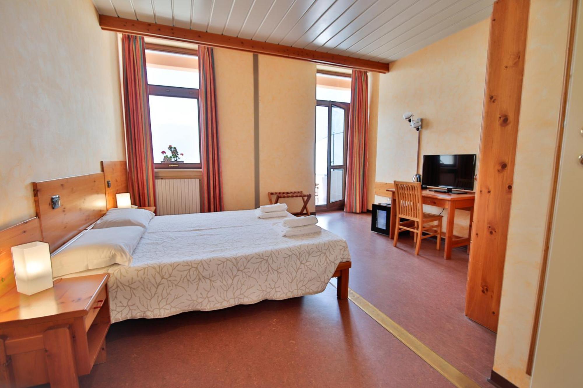 Pracatinat Hotel & Restaurant Fenestrelle Dış mekan fotoğraf