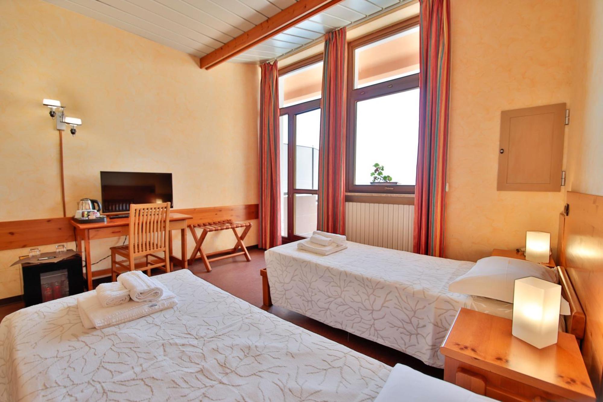 Pracatinat Hotel & Restaurant Fenestrelle Dış mekan fotoğraf